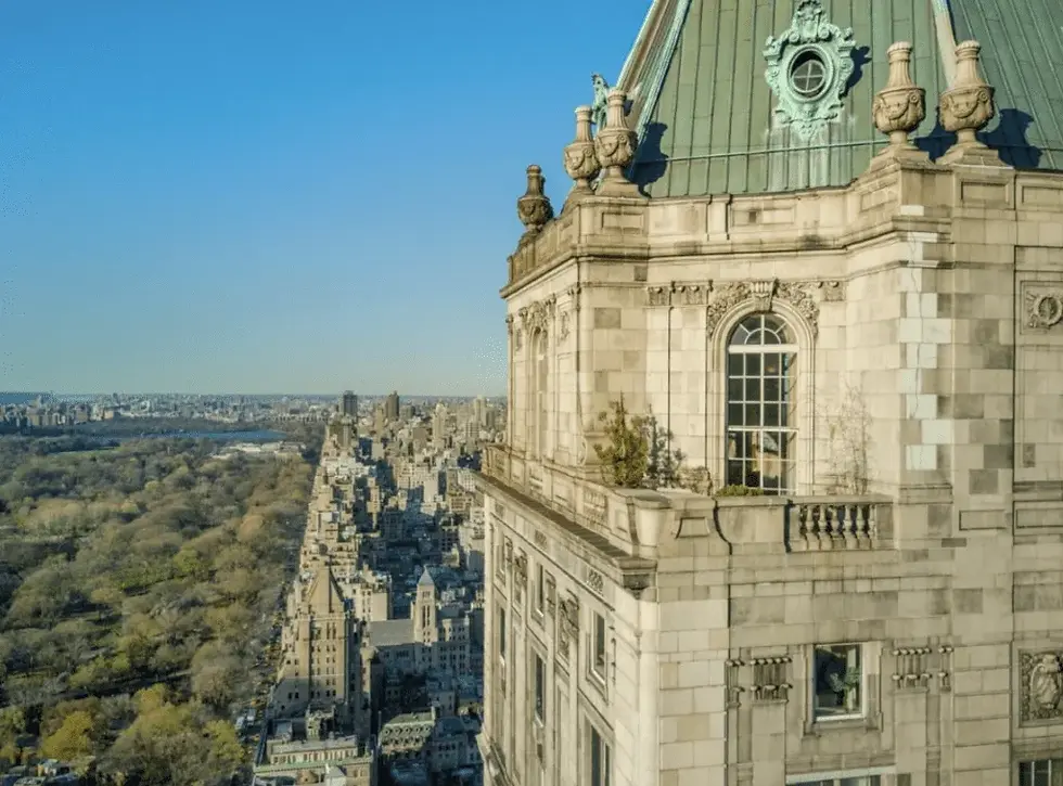 The-Pierre-A-Taj-Hotel-New-York--1024x758.png.webp